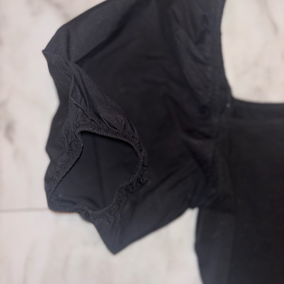 🖤 Puff Sleeve Crop Top 🖤 - Picture 8 of 8